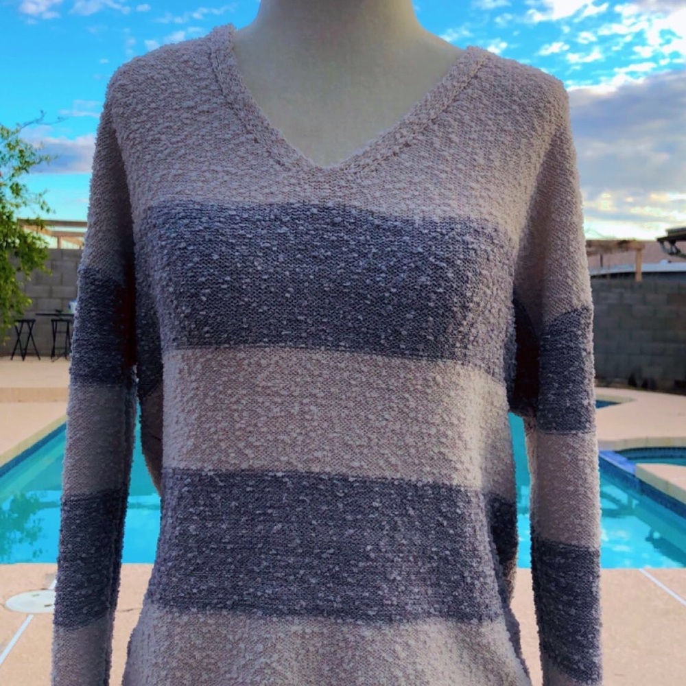 Knox Rose Gray & White Sweater